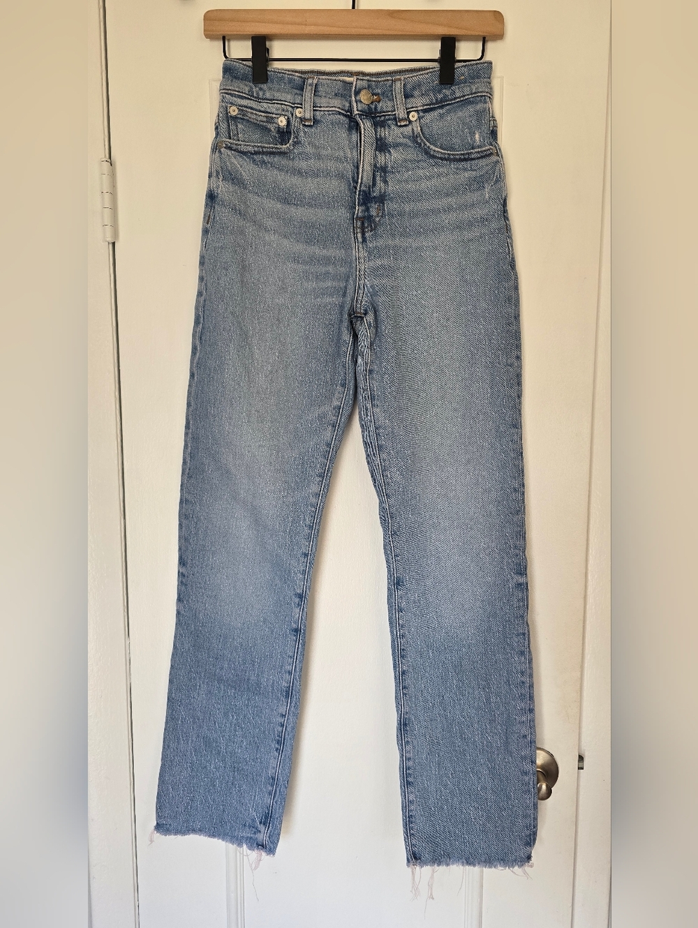 Vintage Style Madewell The '90s Straight Jeans Size 24 Light Wash Raw Hem
